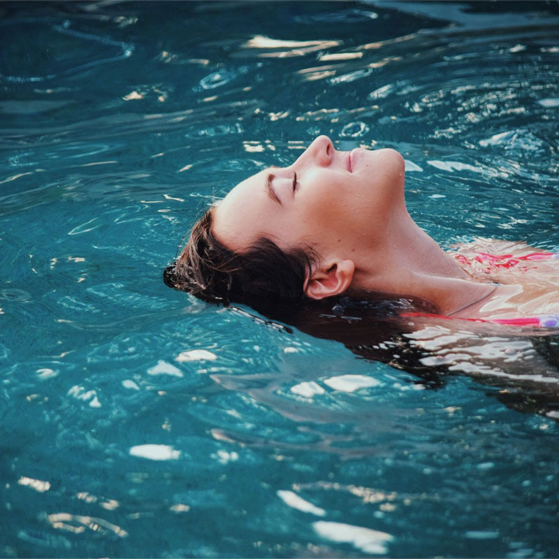 Nadar durante tu periodo - no hay problema con la copa menstrual